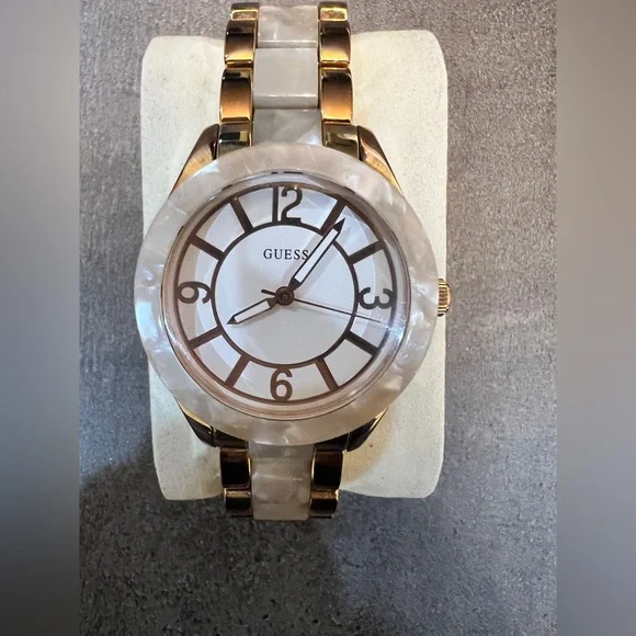 Guess Watch Goddess Rose Gold Stainless Steel Guess Treasure Rose Gold Dial Women 26mm main image 3